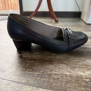 2 for $30: Navy blue life stride leather loafer Evette heels with low block heel